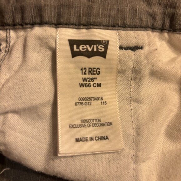 Levi's Boys Grey Cargo Short - Size 12 (MISC) - Picture 3 of 4